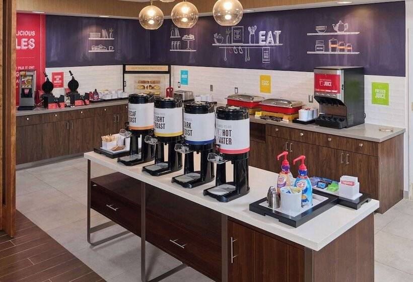 هتل Hampton Inn Anchorage