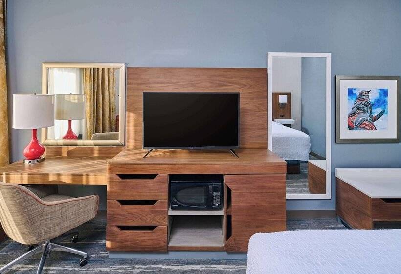 هتل Hampton Inn Anchorage