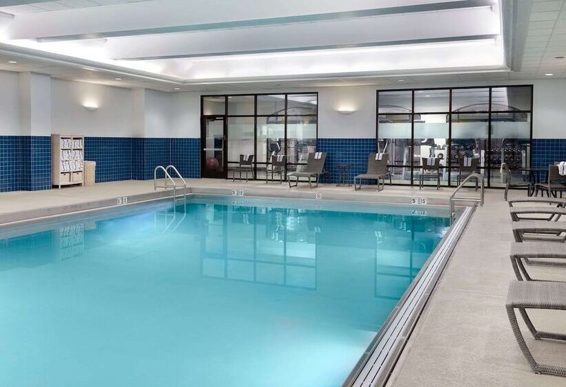 בית מלון כפרי Hampton Inn & Suites Kansas City Country Club Plaza