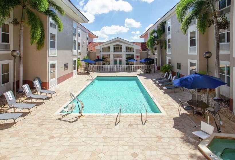 Отель Hampton Inn & Suites Venice Bayside South Sarasota
