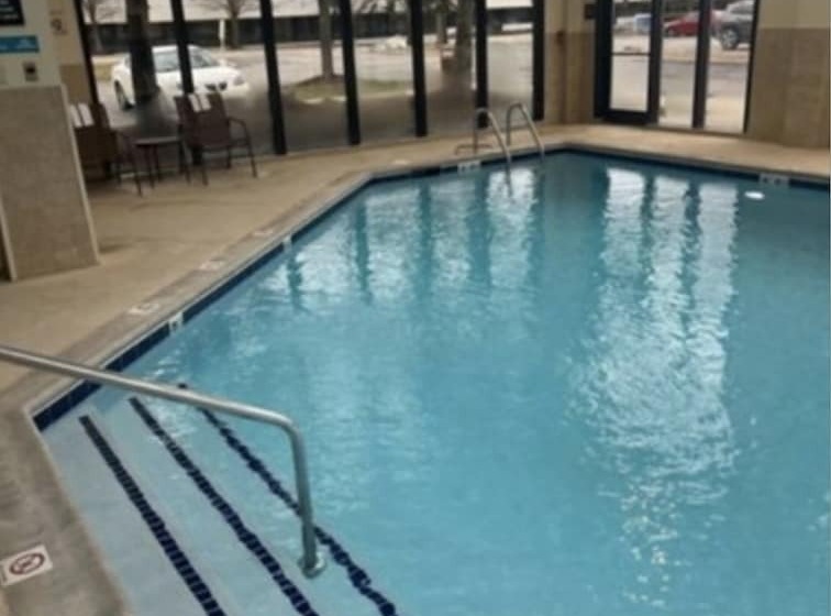 هتل Larkspur Landing Ann Arbor