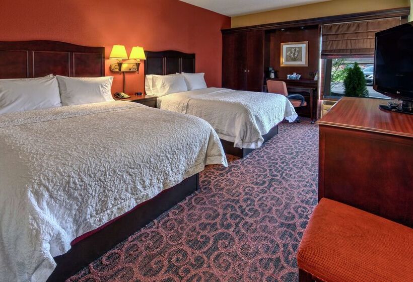 Отель Hampton Inn Ashland