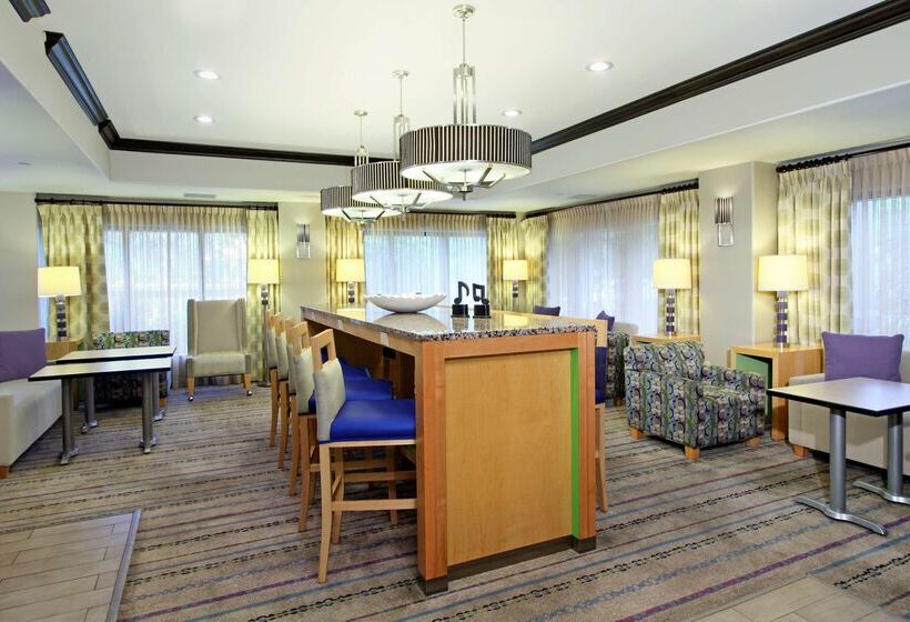 هتل Hampton Inn Austin/airport Area South