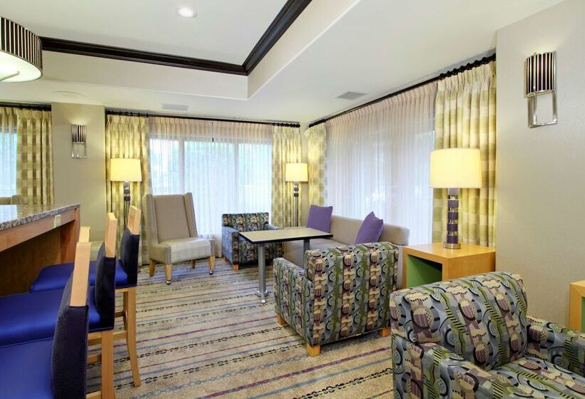 هتل Hampton Inn Austin/airport Area South