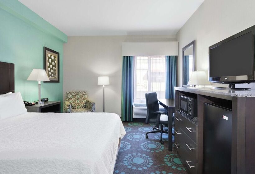 هتل Spark By Hilton Bakersfield Central