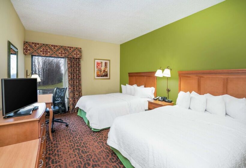 בית מלון כפרי Hampton Inn Bardstown