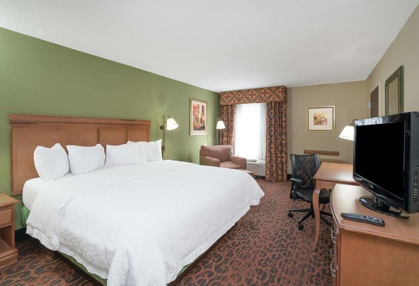 בית מלון כפרי Hampton Inn Bardstown