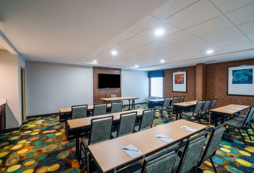 בית מלון כפרי Hampton Inn Bardstown