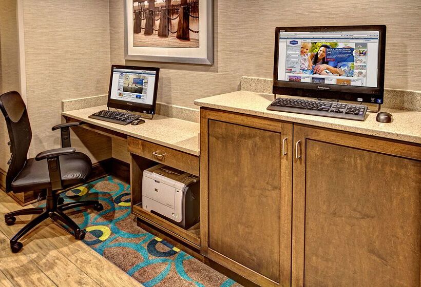 هتل Hampton Inn Beaufort