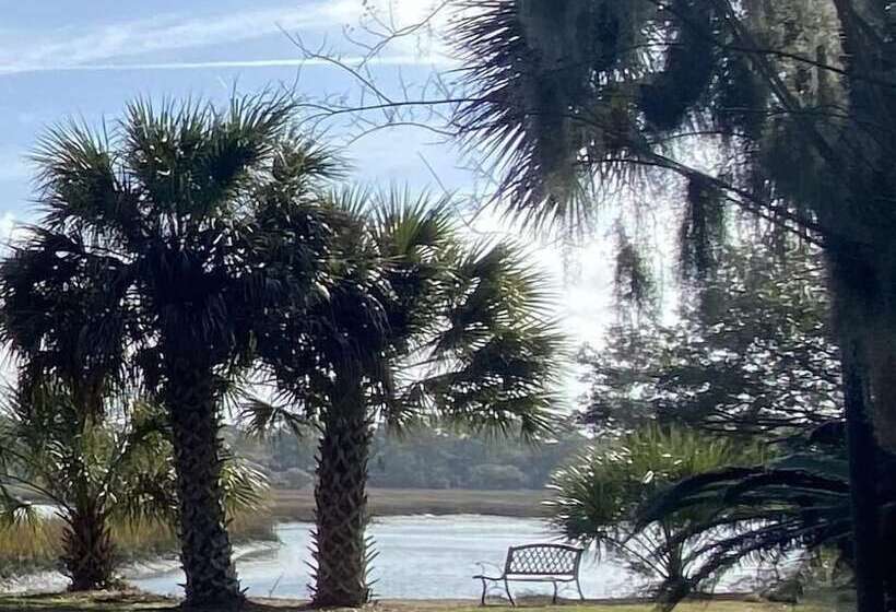 هتل Hampton Inn Beaufort
