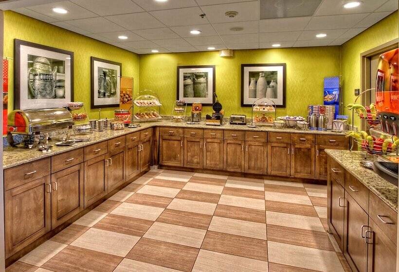 هتل Hampton Inn Beaufort