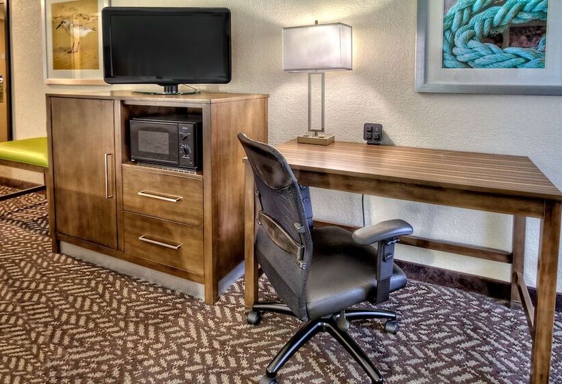 هتل Hampton Inn Beaufort