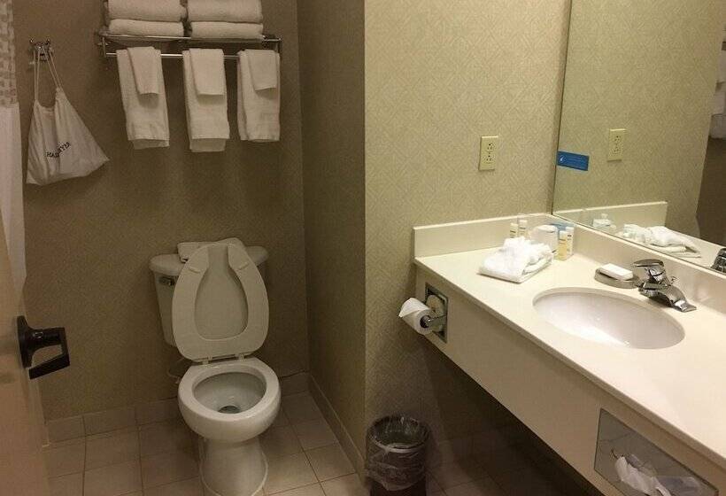 호텔 Hampton Inn Bedford