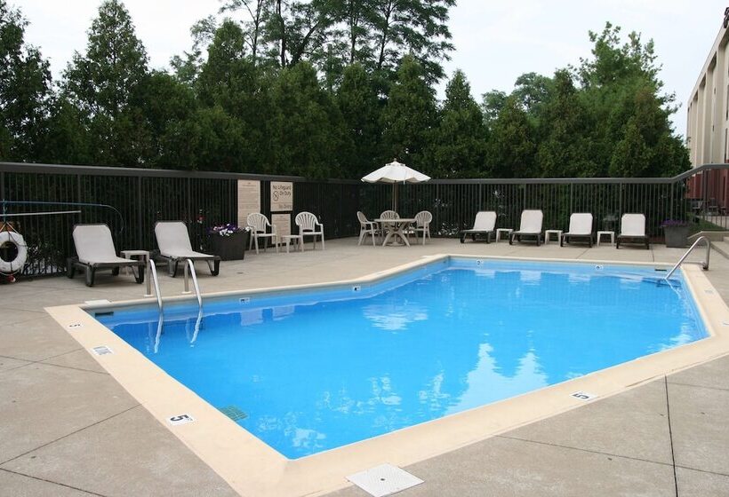 هتل Hampton Inn Bloomington