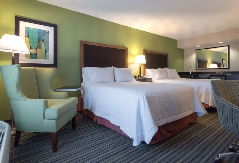 Отель Hampton Inn Brooksville Dade
