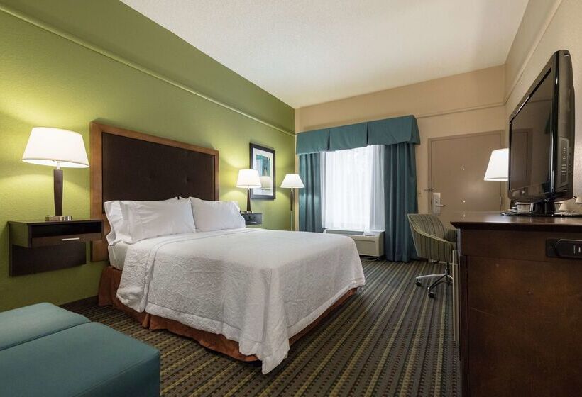 בית מלון כפרי Hampton Inn Brooksville Dade