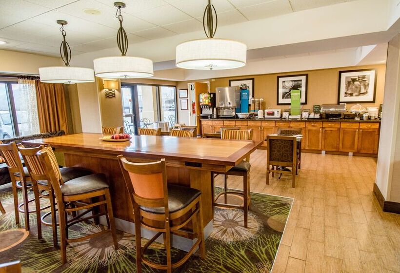 Отель Hampton Inn Caryvillei75/cove Lakestate Park