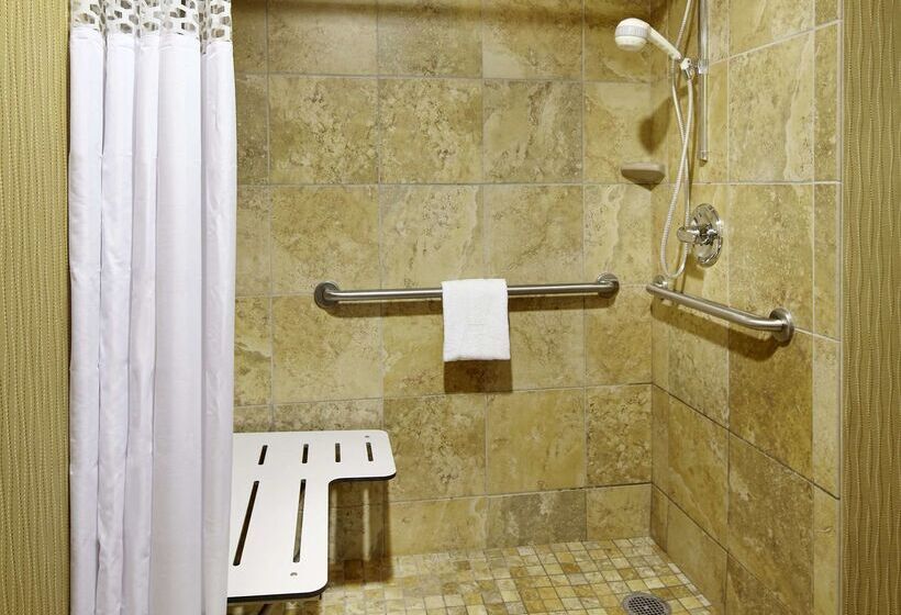 هتل Hampton Inn Clevelanddowntown