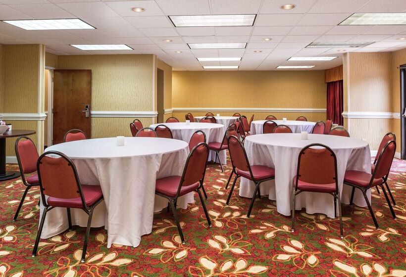 هتل Hampton Inn Columbia Northeastfort Jackson Area