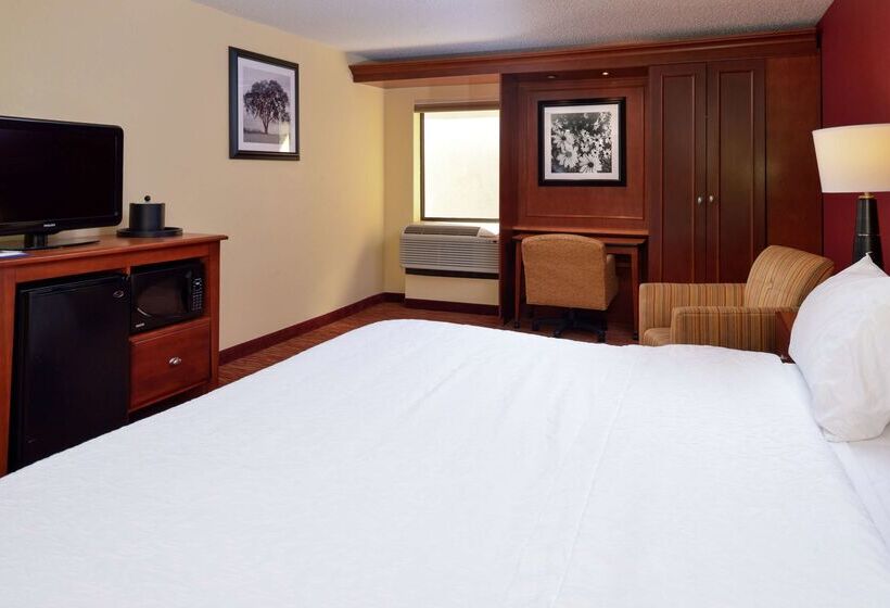 هتل Hampton Inn Columbus East