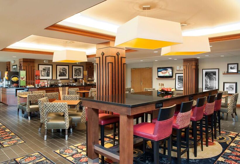 هتل Hampton Inn Columbus/taylorsville/edinburgh