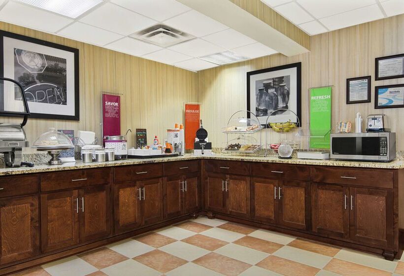 호텔 Hampton Inn Commerce