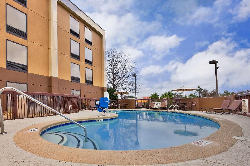 בית מלון כפרי Hampton Inn Conyers