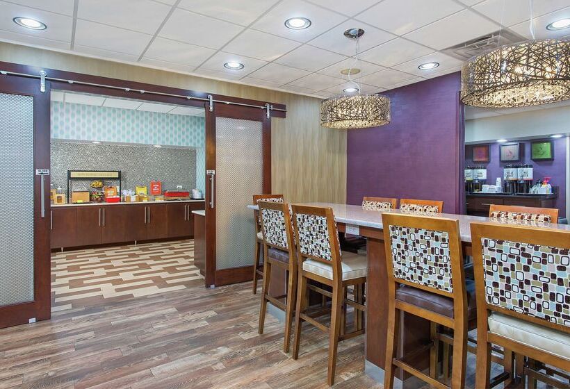 هتل Hampton Inn Cullman