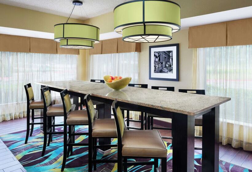 هتل Hampton Inn Dallasirvinglas Colinas