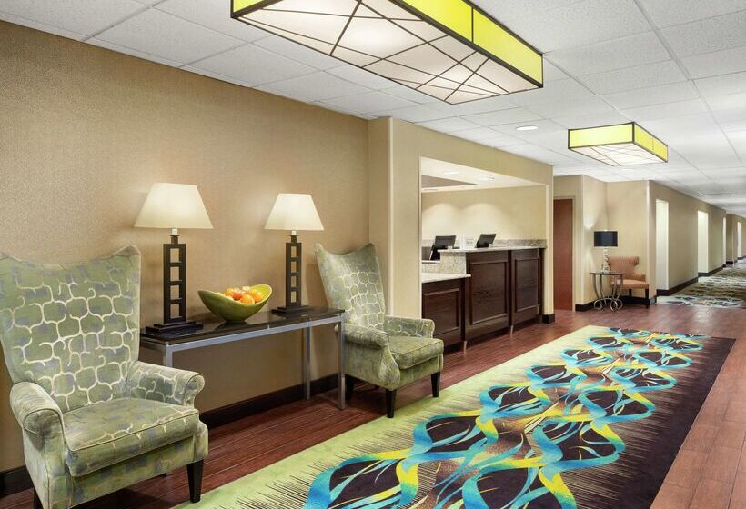 هتل Hampton Inn Dallasirvinglas Colinas