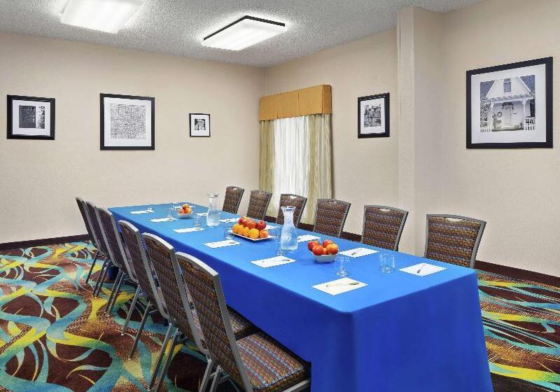 هتل Hampton Inn Dallasirvinglas Colinas
