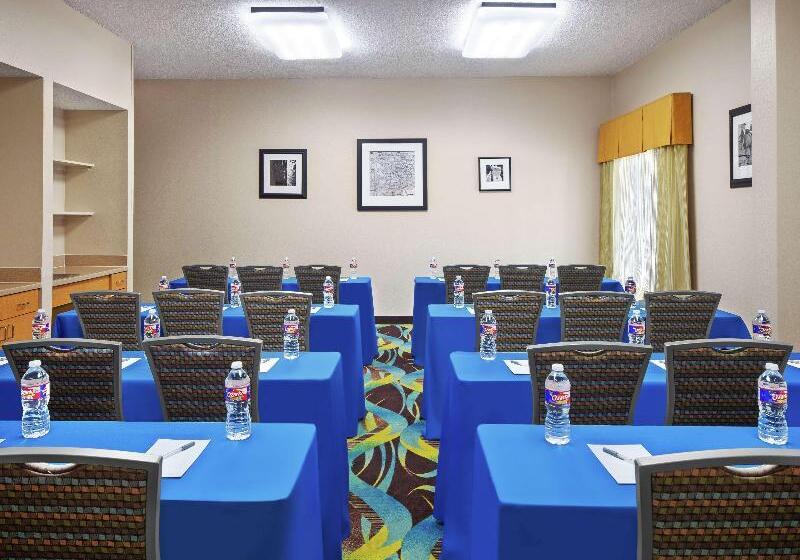 هتل Hampton Inn Dallasirvinglas Colinas