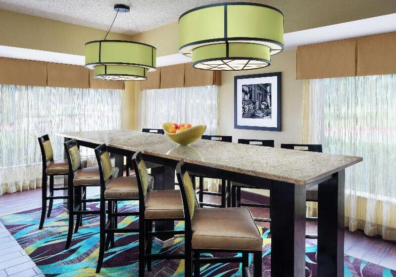 هتل Hampton Inn Dallasirvinglas Colinas
