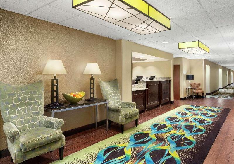 هتل Hampton Inn Dallasirvinglas Colinas