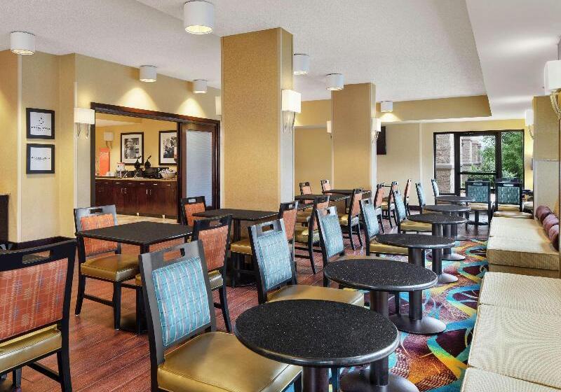 هتل Hampton Inn Dallasirvinglas Colinas