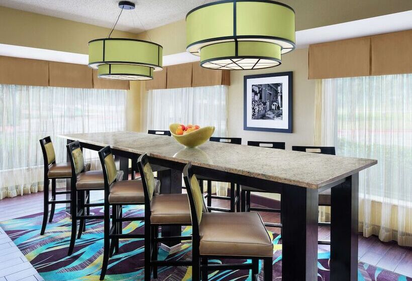 هتل Hampton Inn Dallasirvinglas Colinas