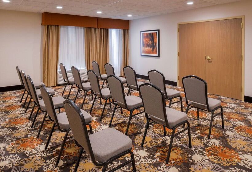 هتل Hampton Inn Elkhart In