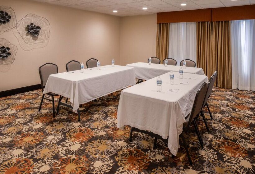 هتل Hampton Inn Elkhart In