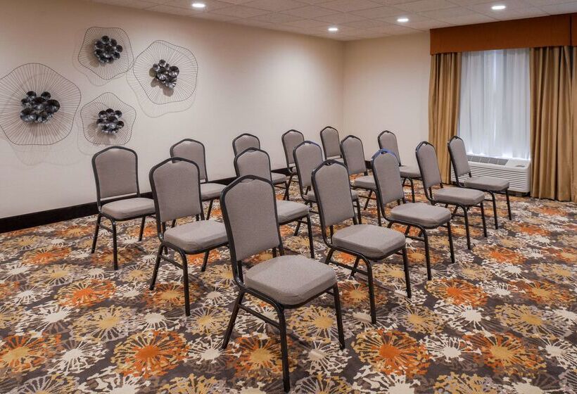 هتل Hampton Inn Elkhart In