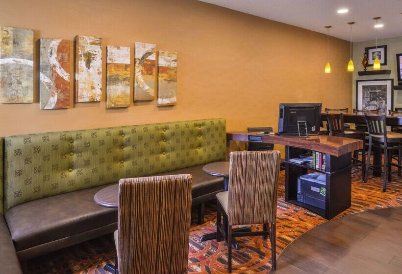 هتل Hampton Inn Elkhart In