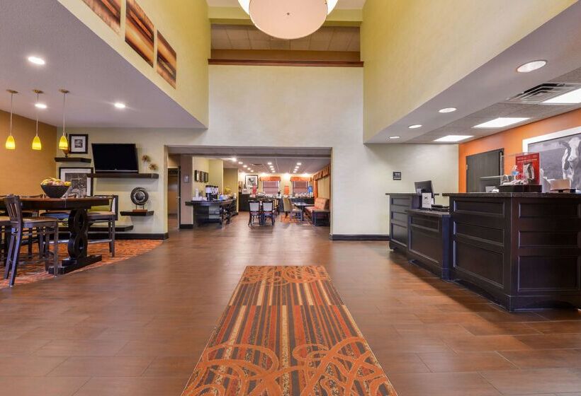 هتل Hampton Inn Elkhart In