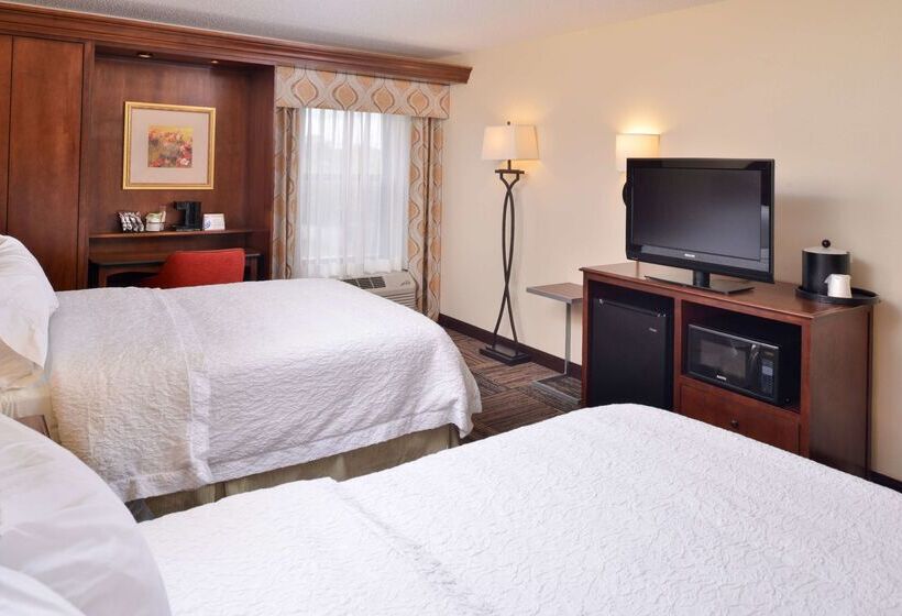 هتل Hampton Inn Elkhart In