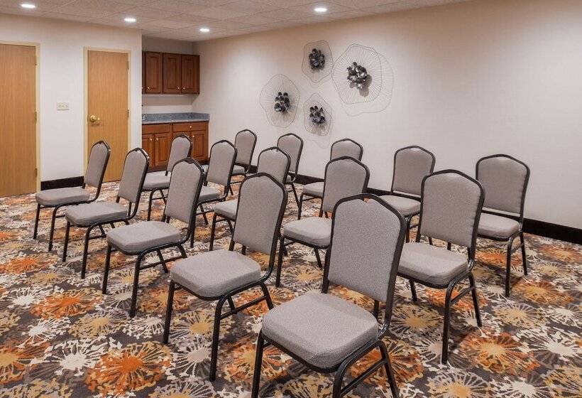 هتل Hampton Inn Elkhart In
