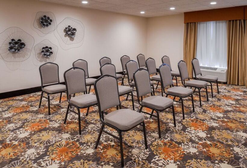 هتل Hampton Inn Elkhart In