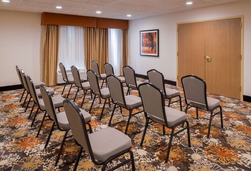 هتل Hampton Inn Elkhart In