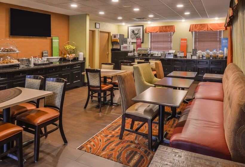 هتل Hampton Inn Elkhart In