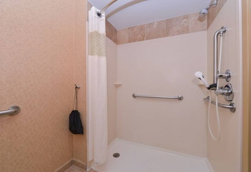 هتل Hampton Inn Elkhart In