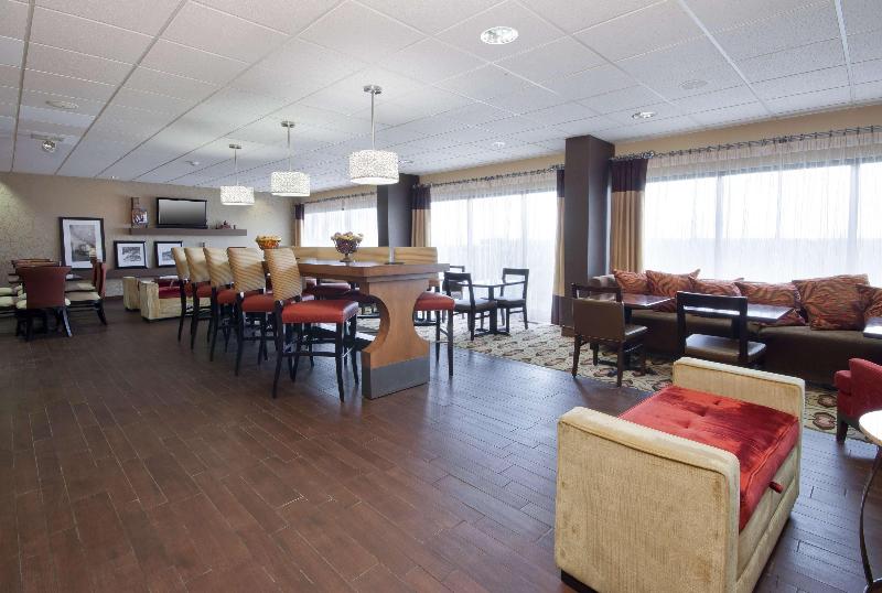 هتل Hampton Inn Grand Rapids North