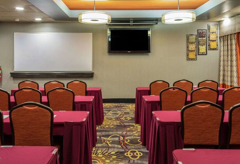 هتل Hampton Inn Jackson/clinton