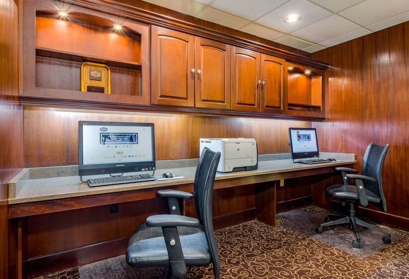 בית מלון כפרי Hampton Inn Johnson City